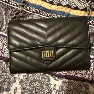 Source Unknown Black Quilted Crossbody with Gold-Tone Turn Lock